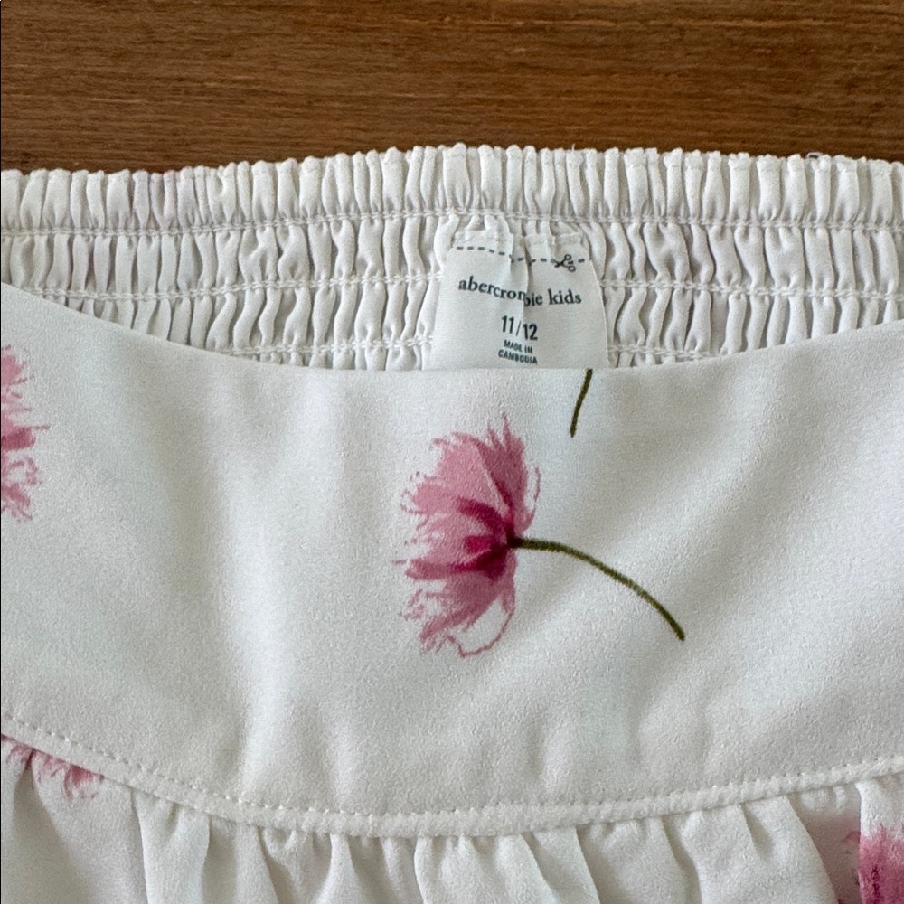 Abercrombie Kids White Skirt with Pink Floral Design - Picture 2 of 4